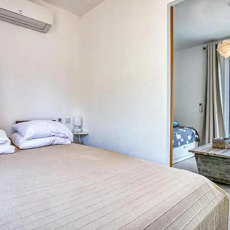 Casa de Férias Maison Des Oliviers Tesa Avec Piscine