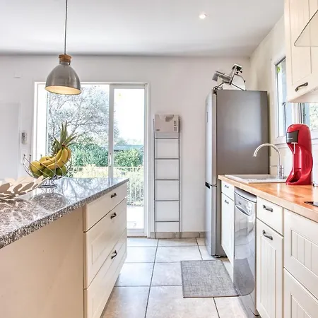 Maison Des Oliviers Tesa Avec Piscine Casa de Férias *