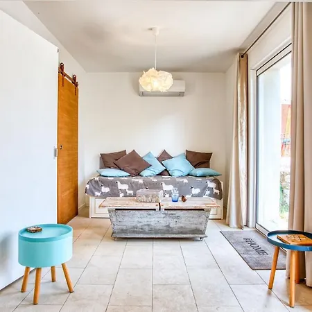 Casa de Férias Maison Des Oliviers Tesa Avec Piscine
