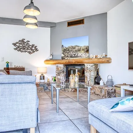 Maison Des Oliviers Tesa Avec Piscine *