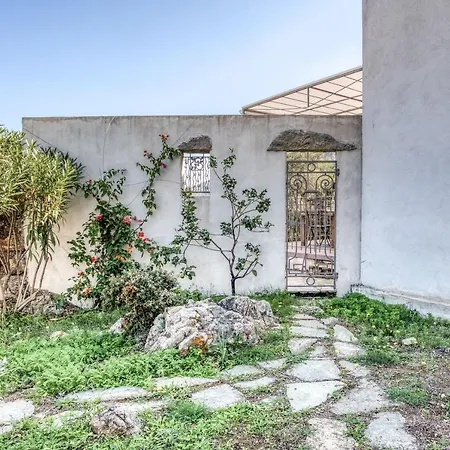 Casa de Férias Maison Des Oliviers Tesa Avec Piscine