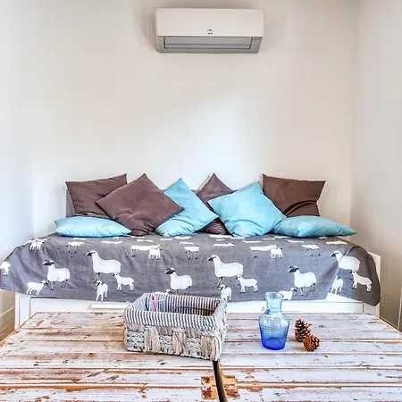 Casa de Férias Maison Des Oliviers Tesa Avec Piscine